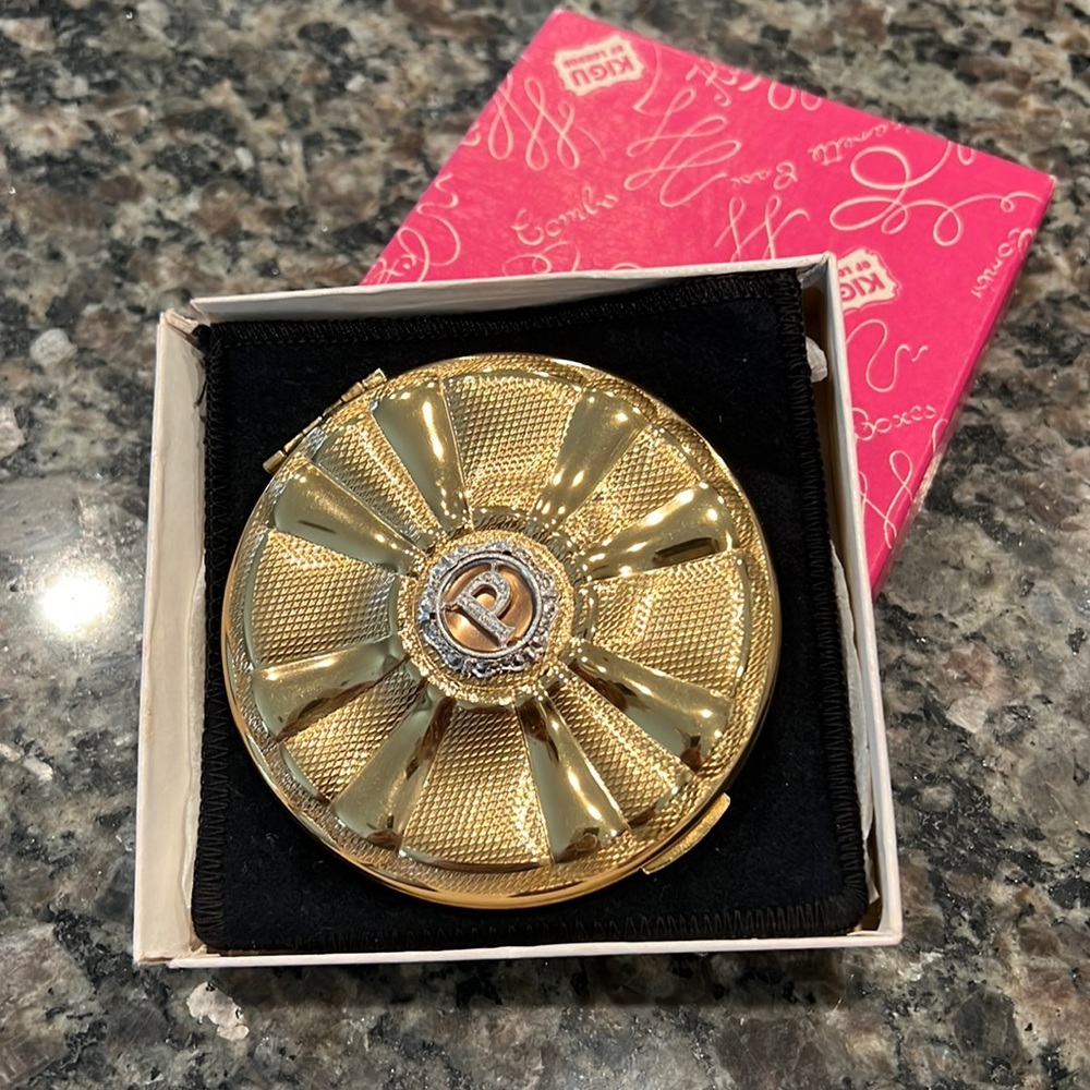 Vintage Compact